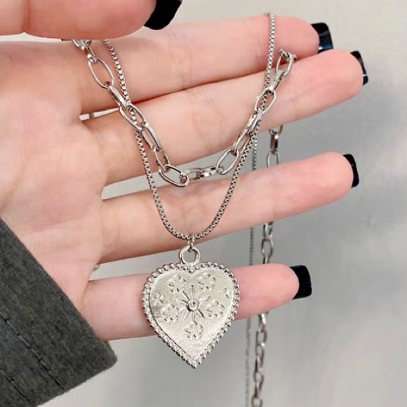 ❣️$25/3❣️ Sliver Plated Heart Pendant Double Chains Necklace - Picture 9 of 14